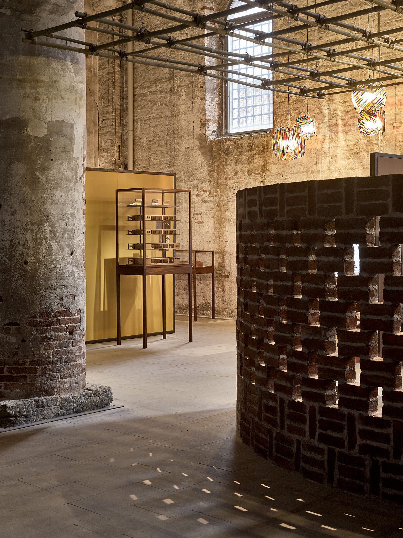 E18674 · Case Avasara Venice